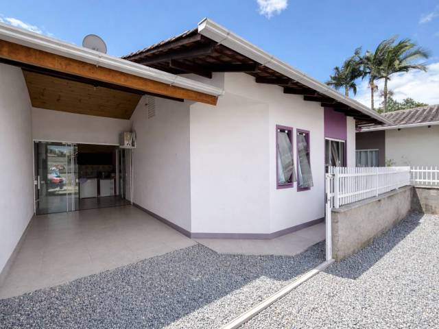 #Z13 - Casa para Venda em Timbó - SC